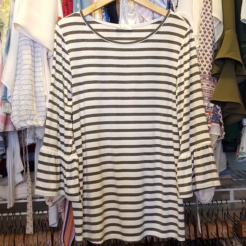 Les Amis 3/4 bell sleeve tee shirt